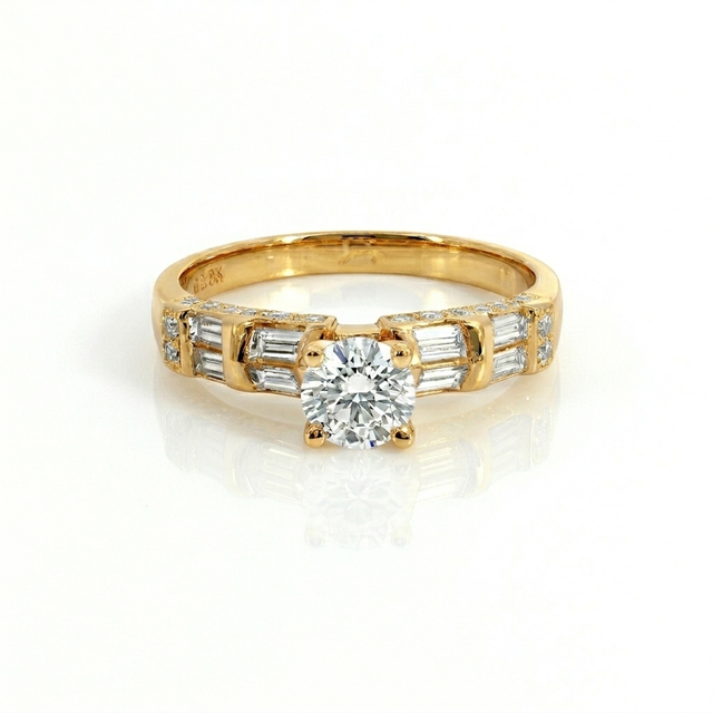 1.11 CT E-G/VS1-SI1 Lab Grown and Natural Diamonds Engagement Ring
